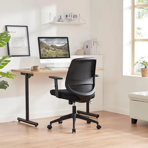 Amazon Basics de malla, silla de escritorio de color negro con respaldo de malla transpirable — imagen 2 de 6